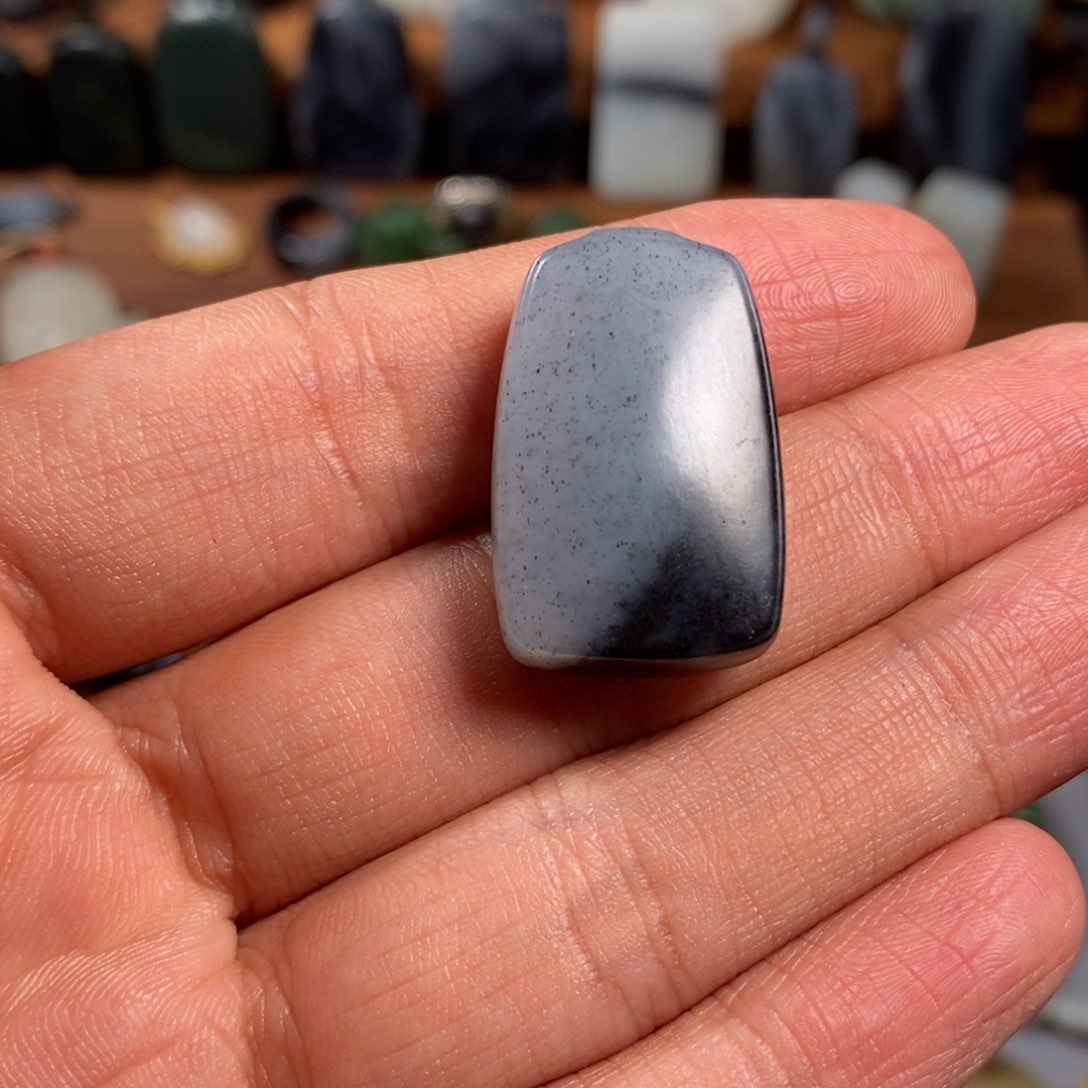 和田玉颈饰未镶嵌K****?