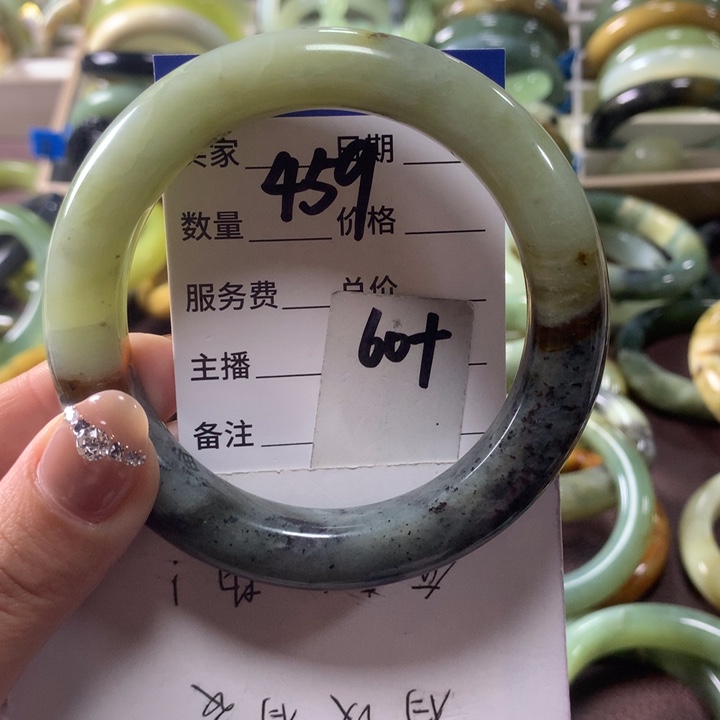 蛇纹石玉未镶嵌手镯459