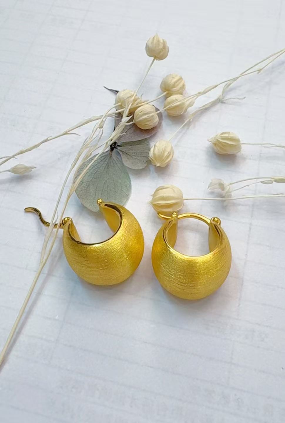 金灵王时尚黄金足金5D无氰工艺锁包耳饰精致精美轻奢