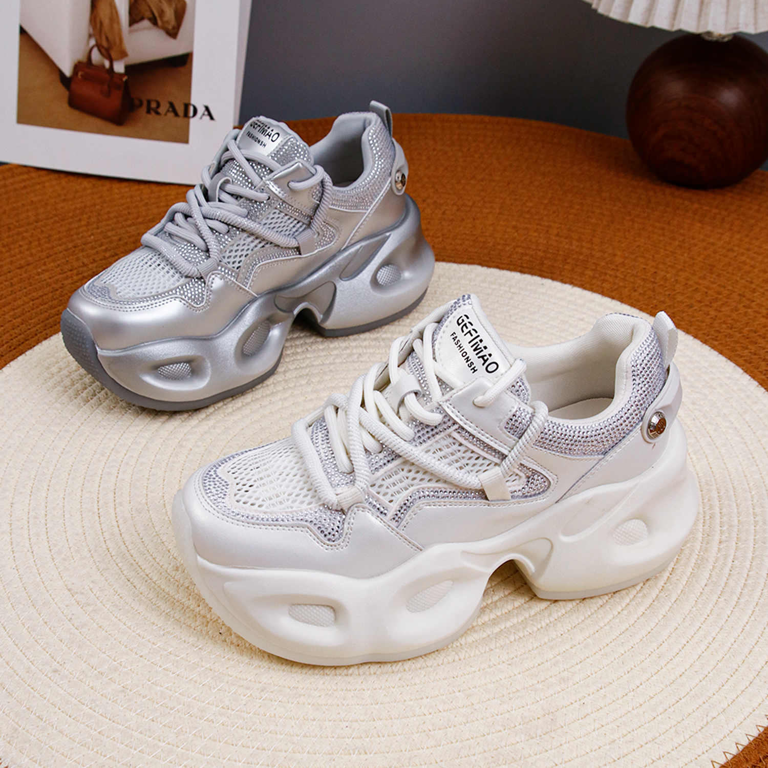  爆款厚底港风老爹鞋女2025春新款百搭炸街运动鞋显脚小女鞋8821