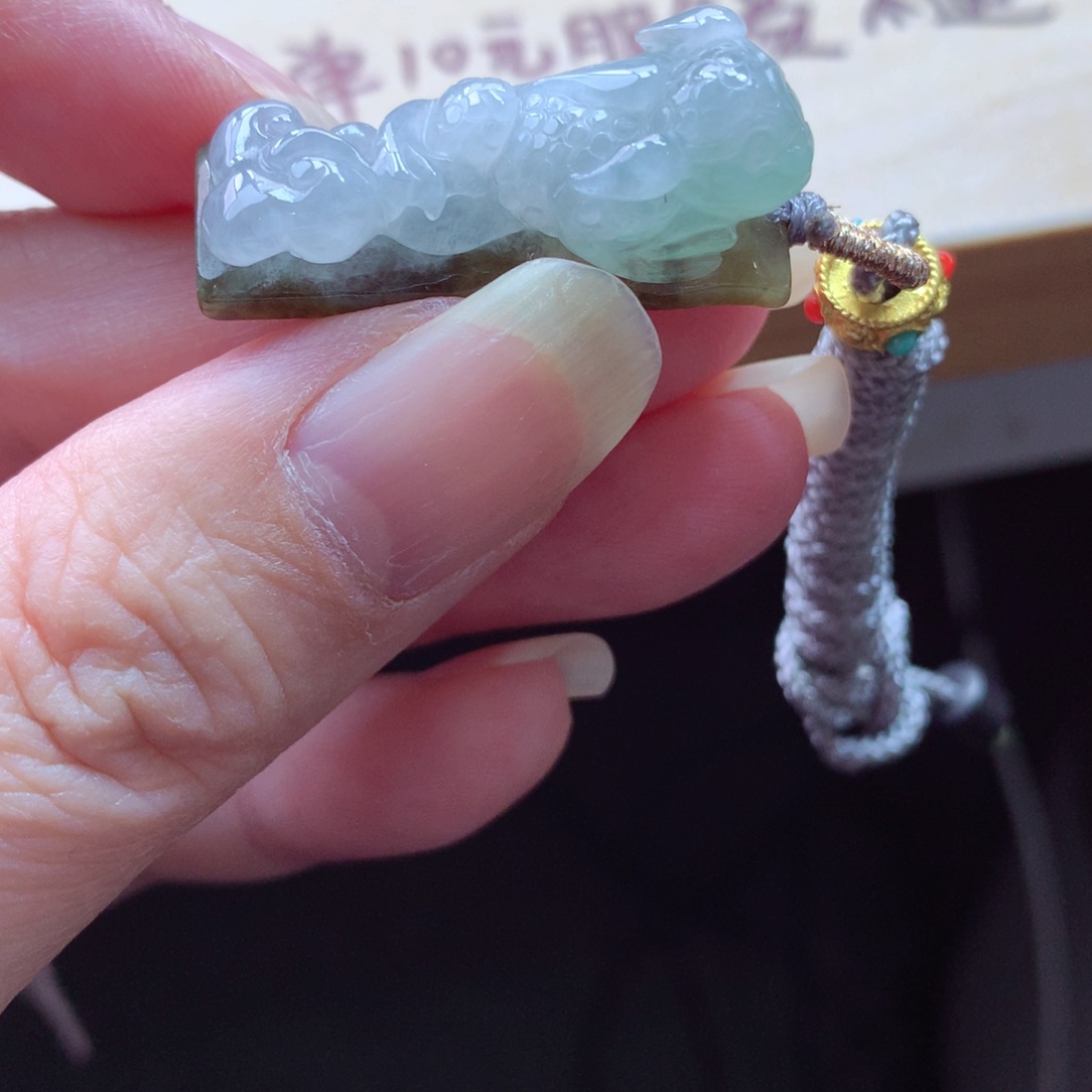 翡翠颈饰未镶嵌吊坠