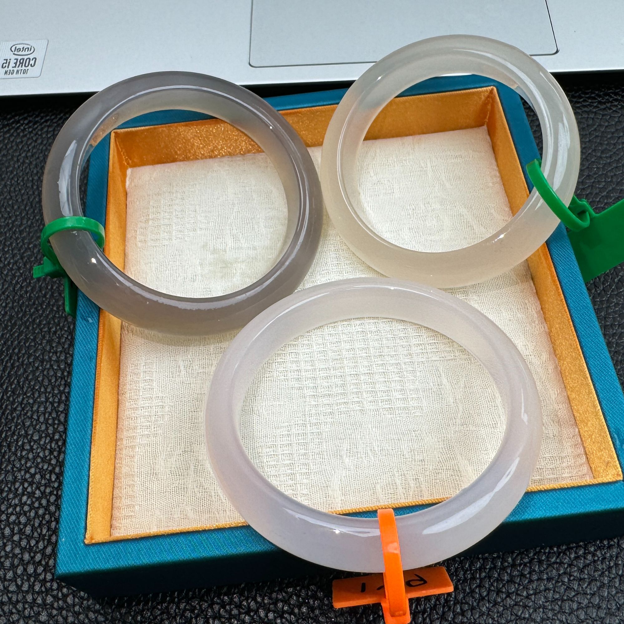 天然玛瑙玉髓手镯多样性发一