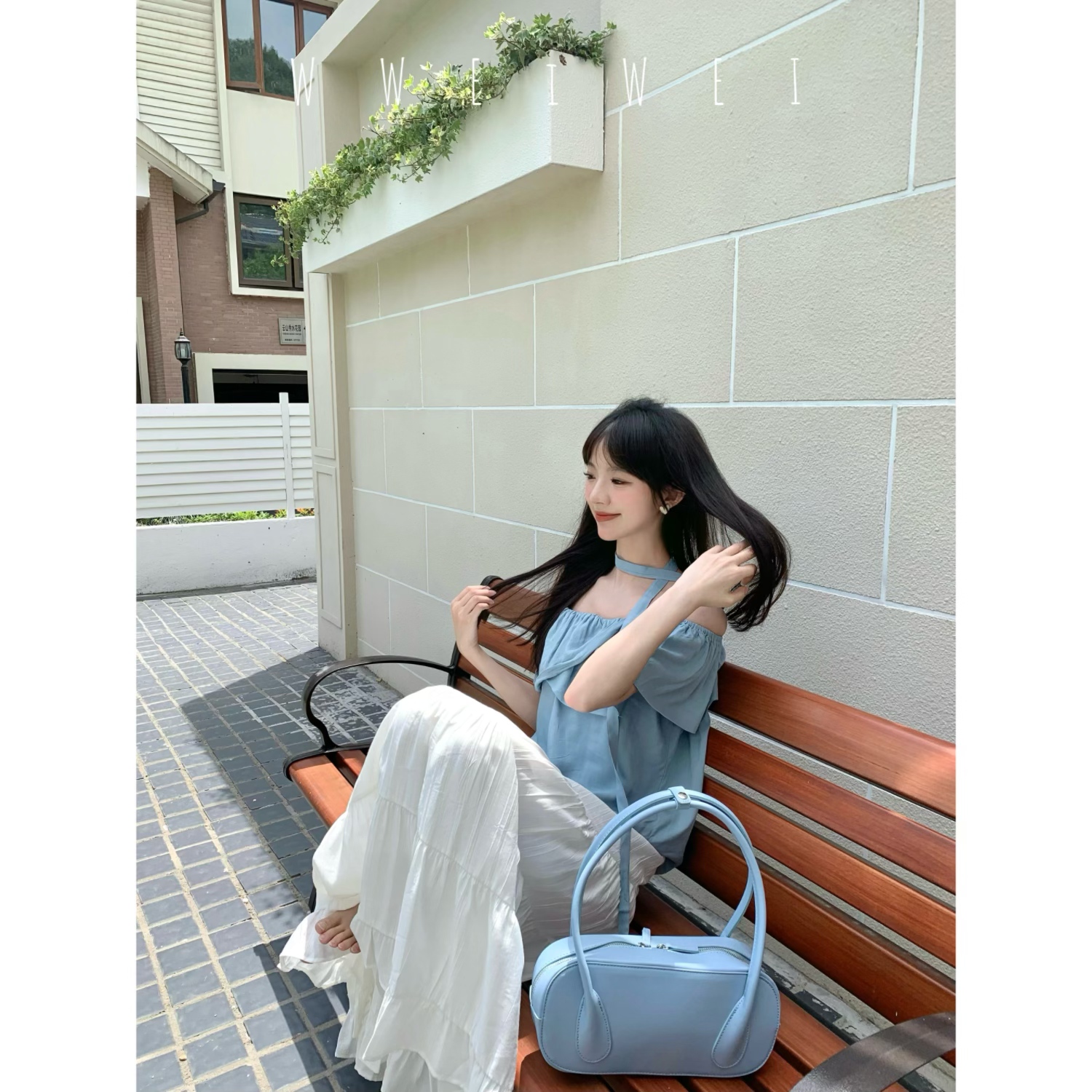 王玮玮【航海画报】韩系气质温柔蓝色一字领荷叶边休闲上衣