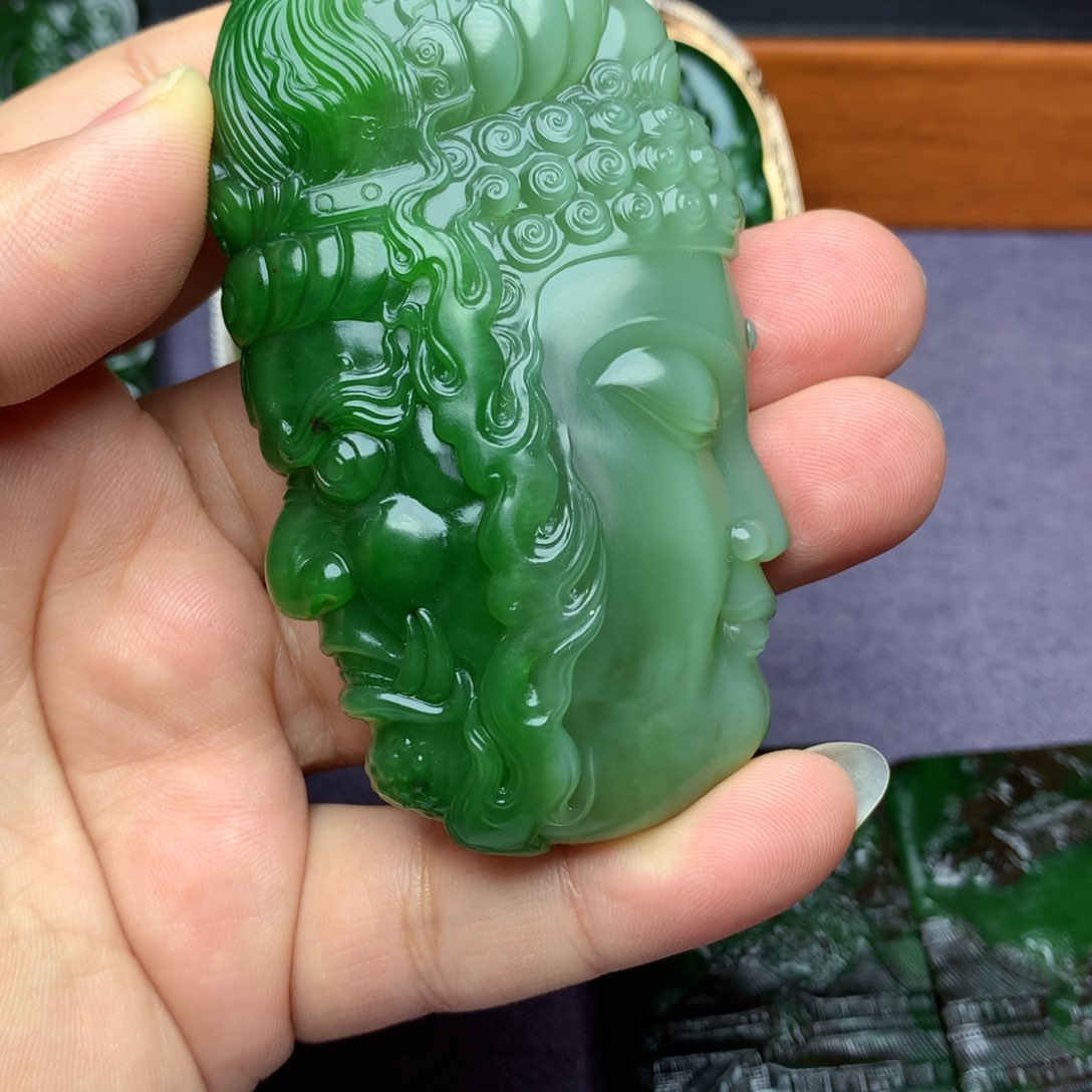 和田玉颈饰未镶嵌星*…