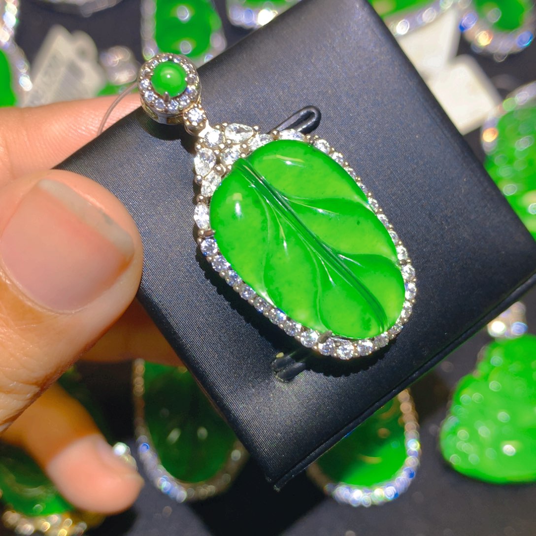 翡翠银S925镶嵌颈饰