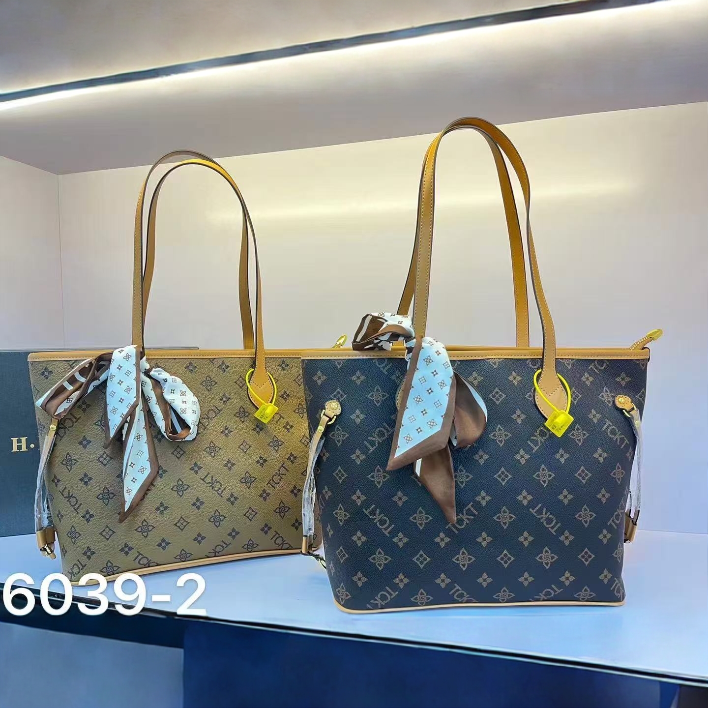 Caldice kris专柜微瑕女包尾货 