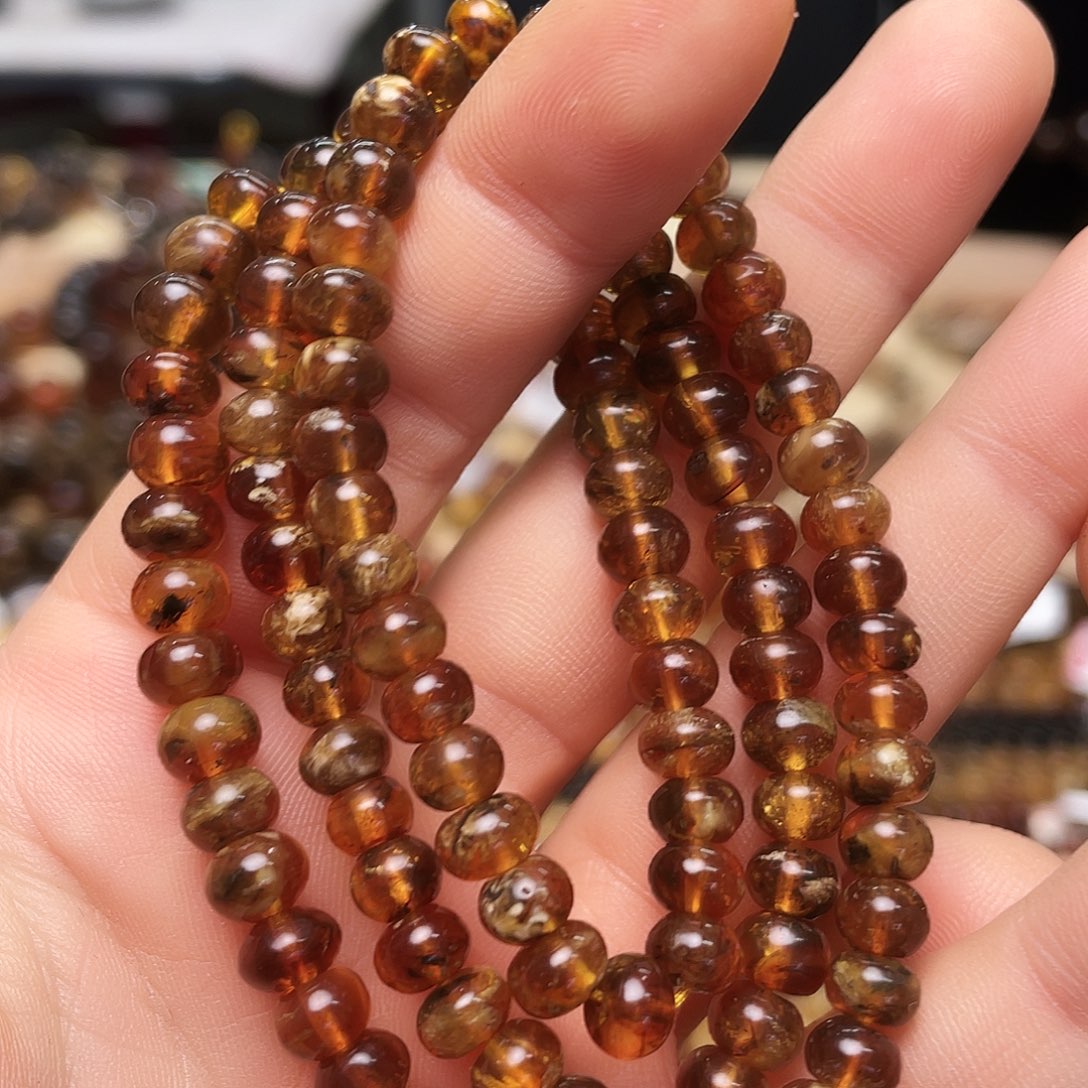 琥珀裸石未镶嵌六