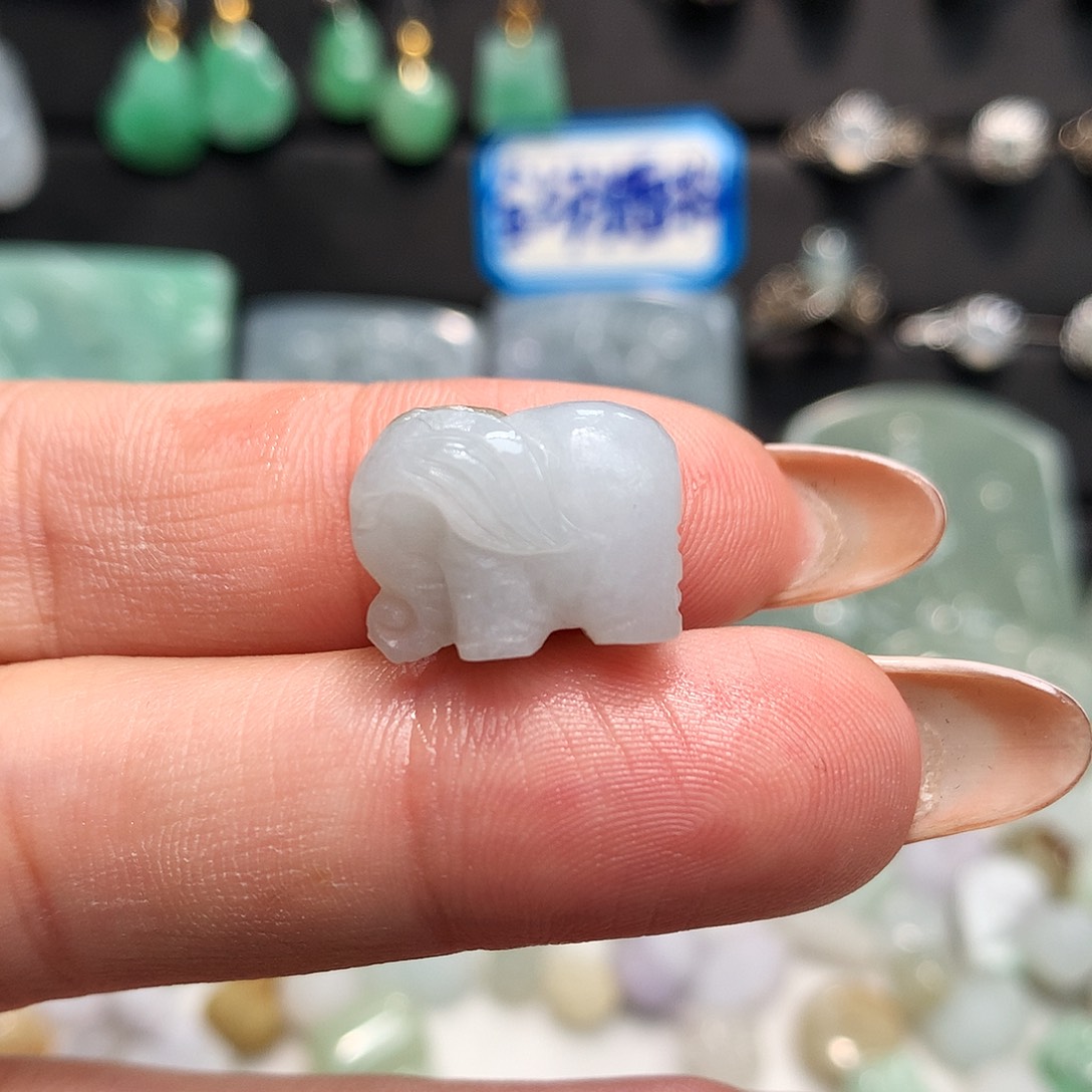 翡翠未镶嵌颈饰毛货大象