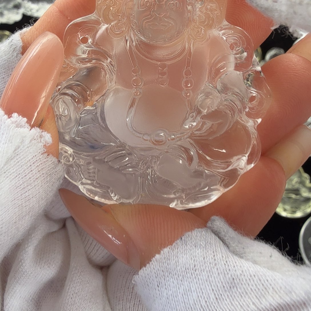 晓***.车挂未镶嵌水晶水晶