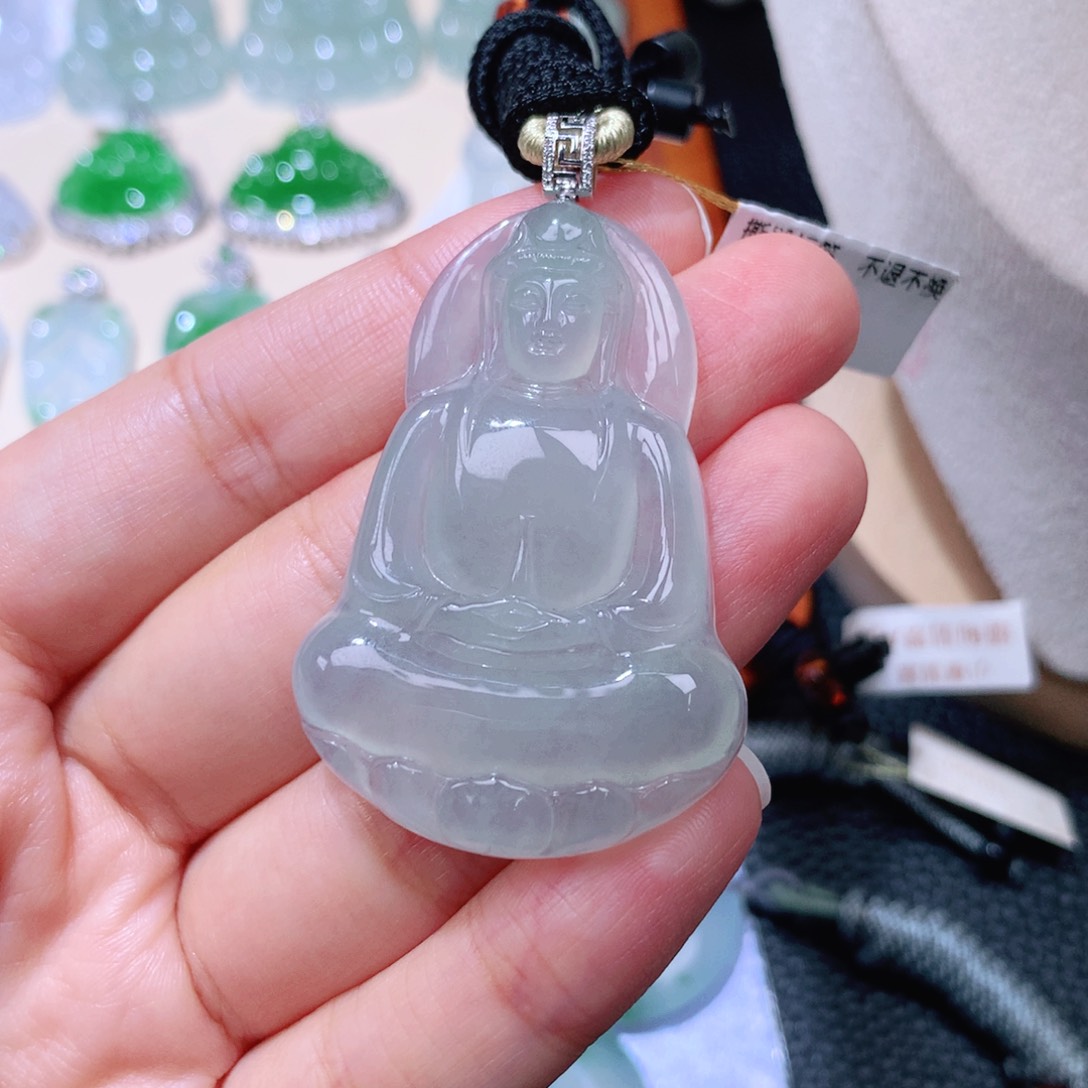 颈饰18K金镶嵌翡翠素衣