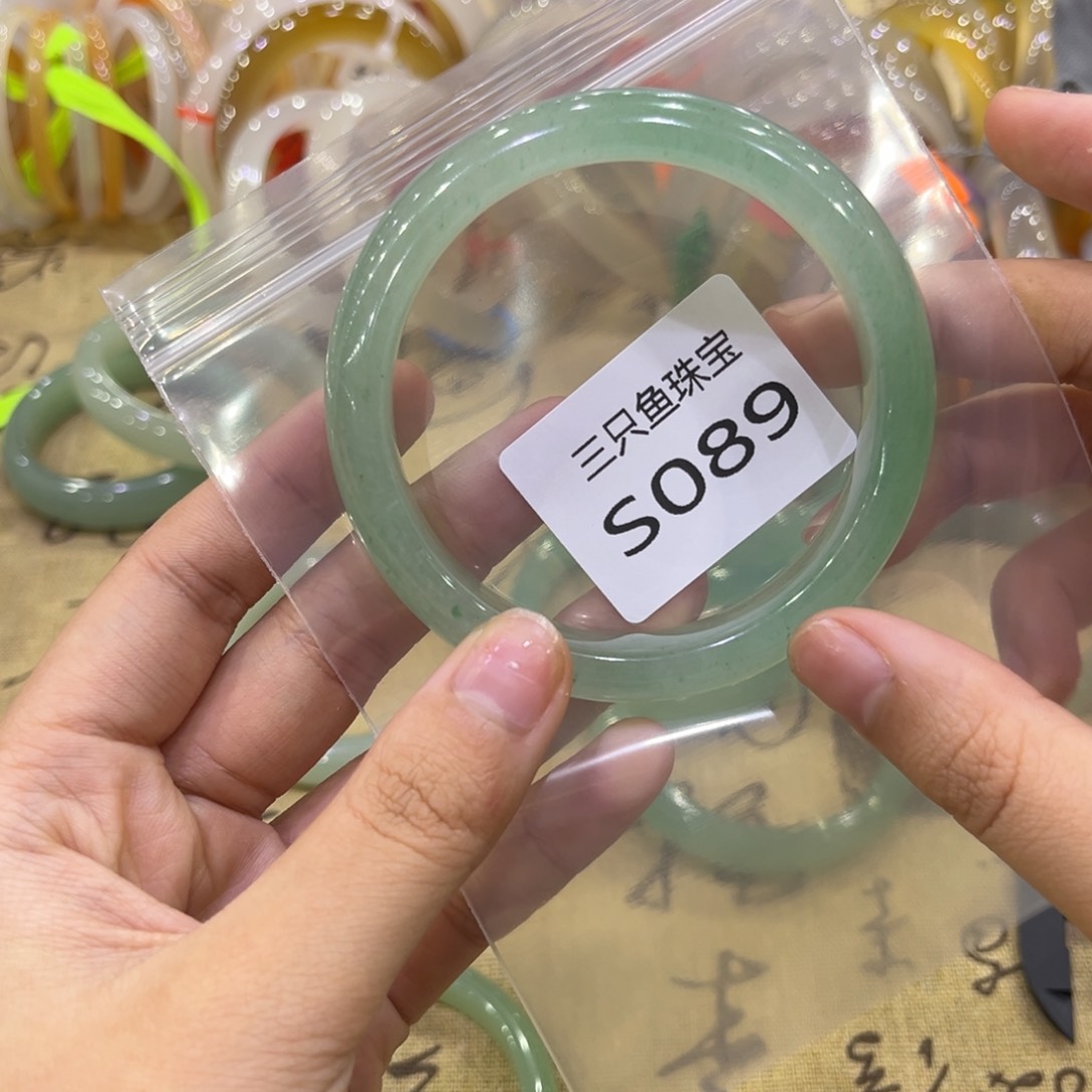 石英质玉未镶嵌手镯瑶***✔