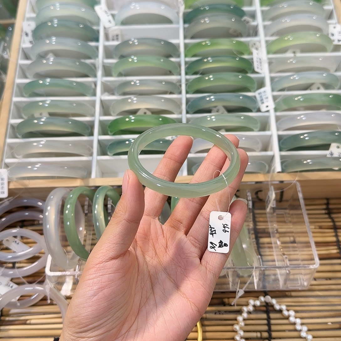 玛瑙/玉髓未镶嵌手镯圈口56.6