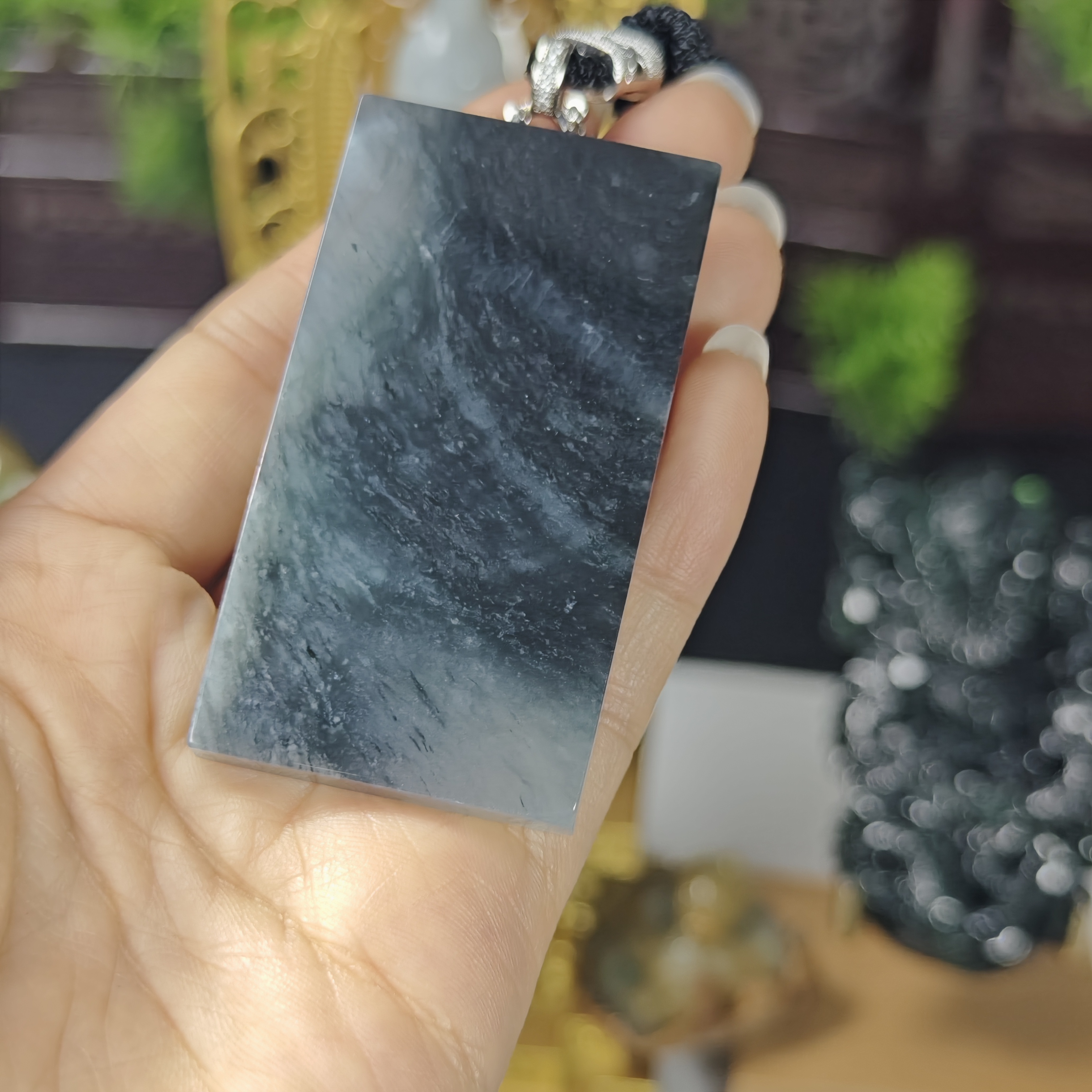 天然缅甸A货翡翠冰种无事牌吊坠，尺寸62.2*34*6m