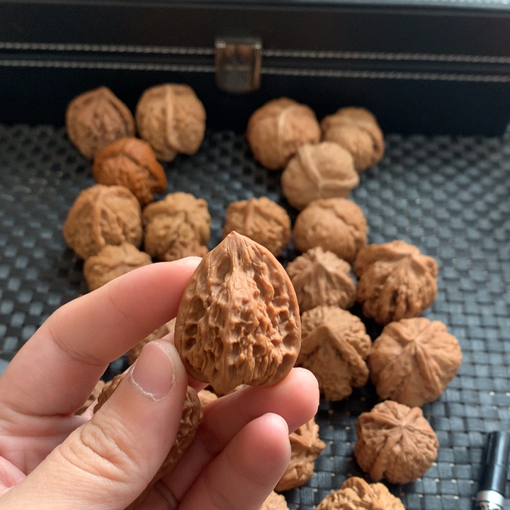 齐***楠文玩核桃把件佛度