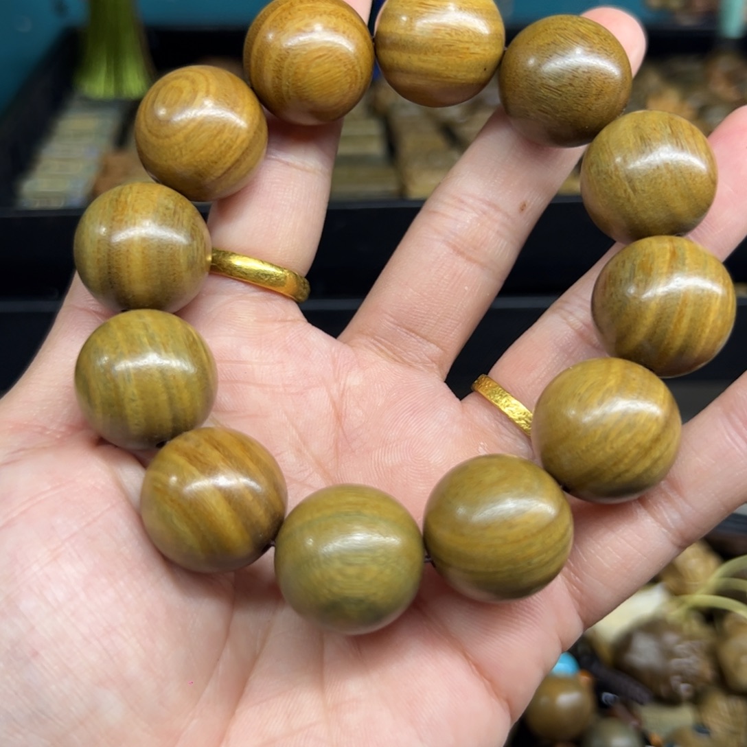 无事牌维腊木（绿檀）