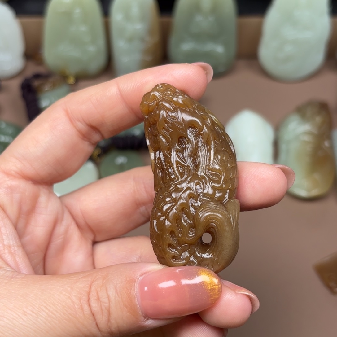 和田玉颈饰未镶嵌