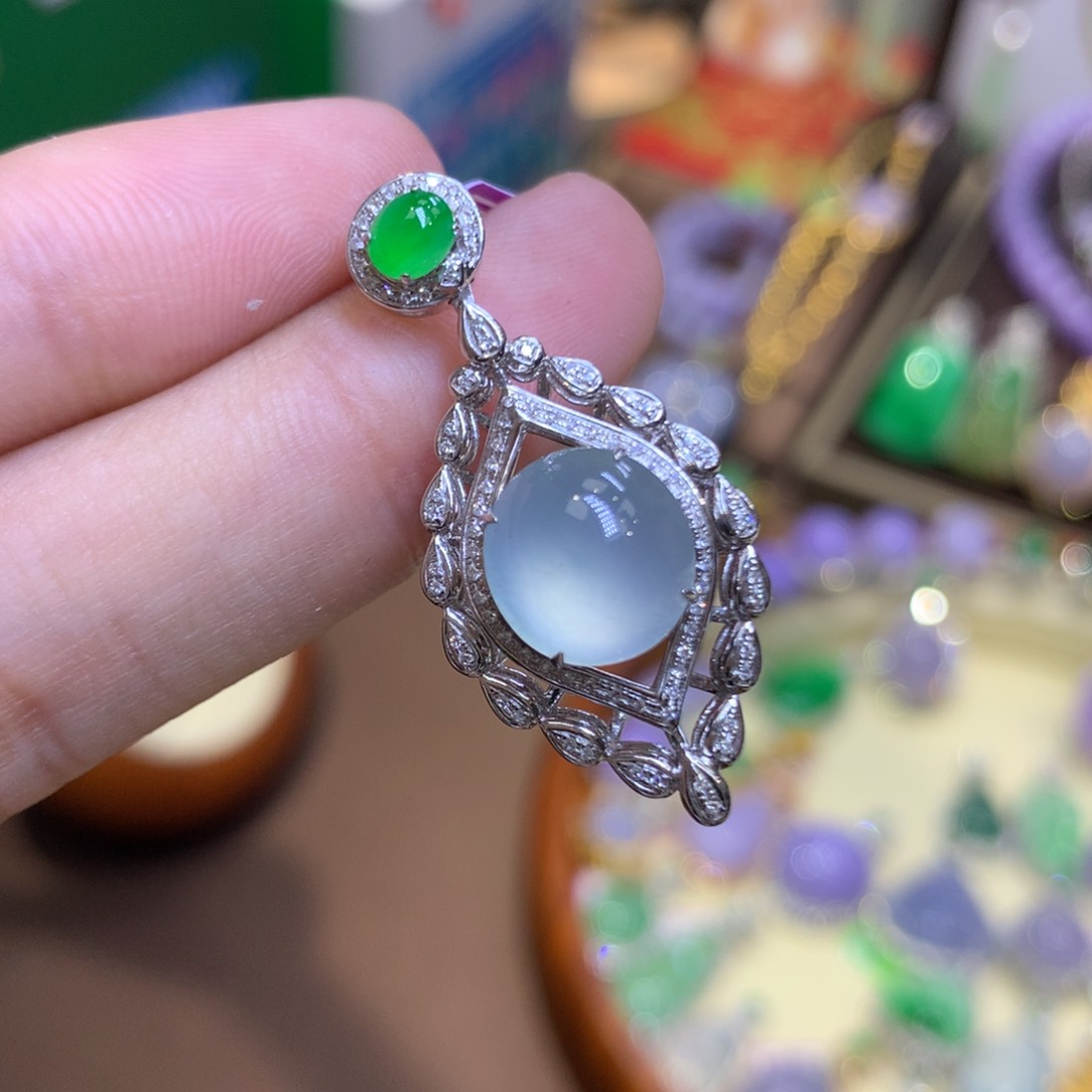 【闪购商品】翡翠18K金镶嵌颈饰翡翠