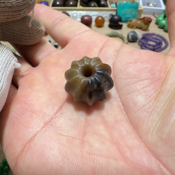 和田玉（糖玉）颈饰未镶嵌