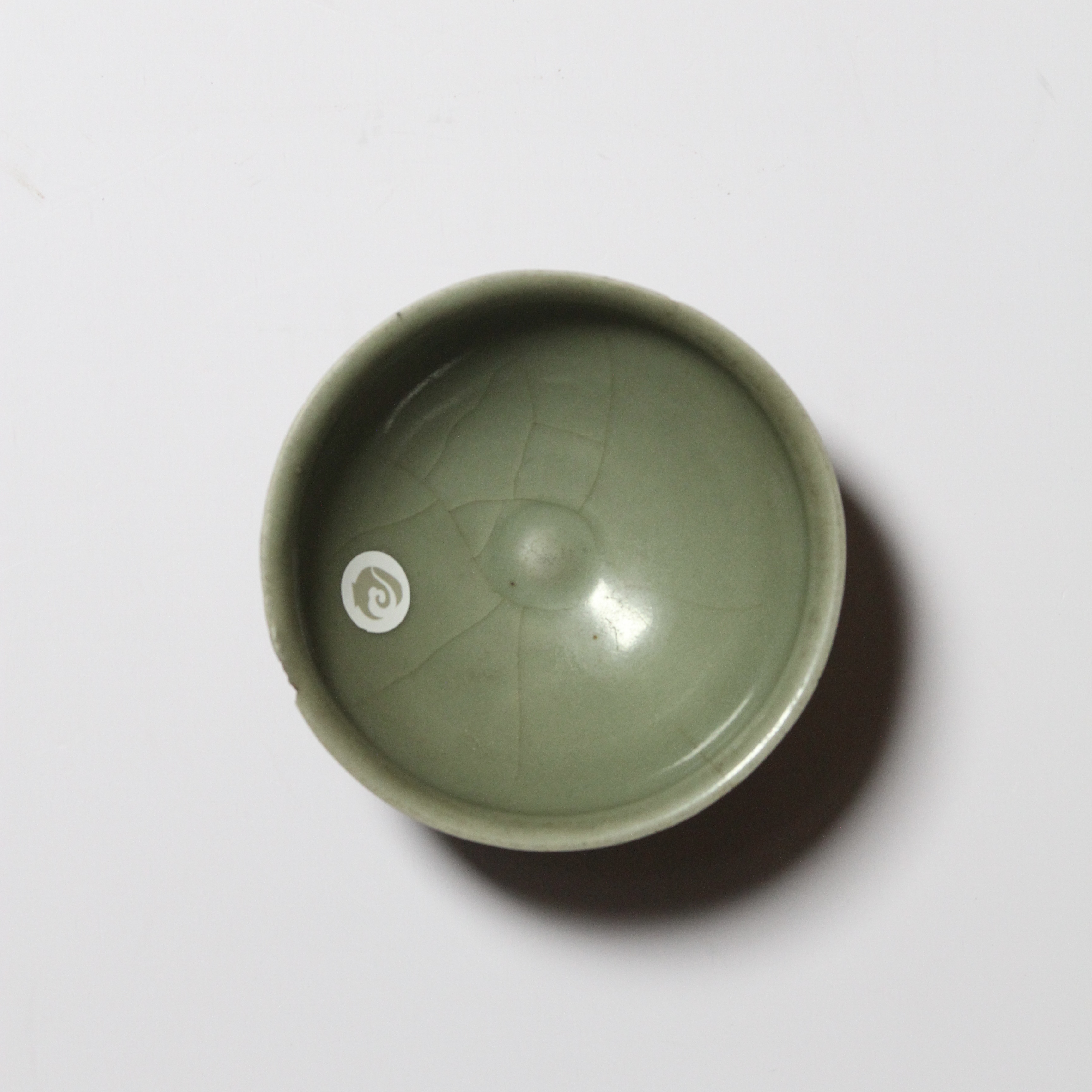 （2）青釉束口茶盏
