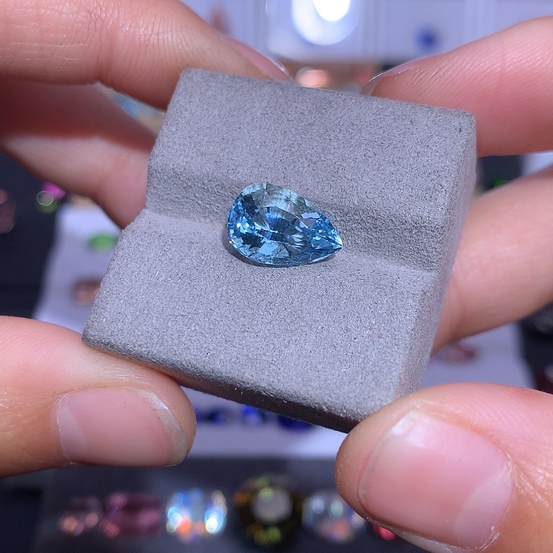 海蓝宝石笔搁未镶嵌3.035ct