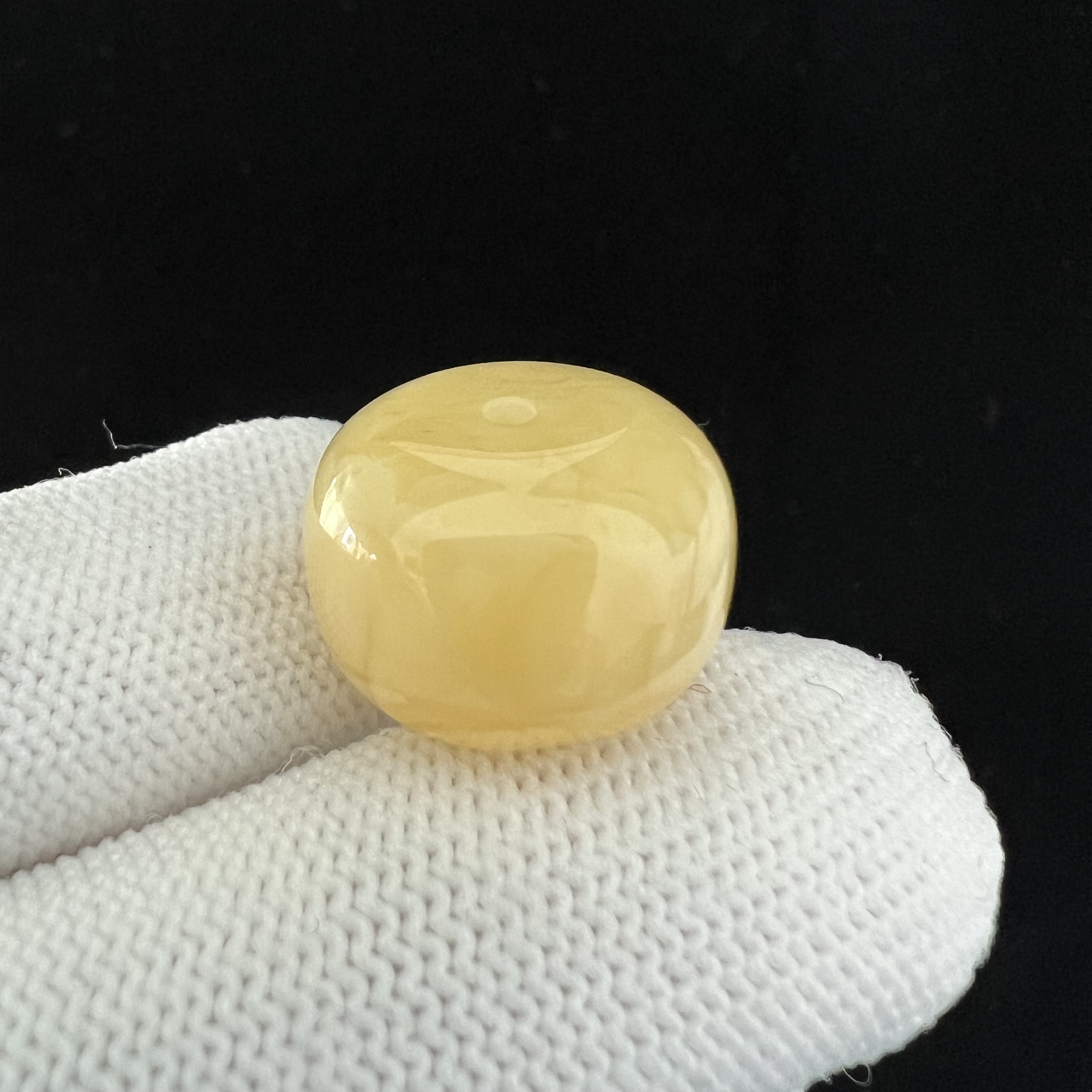 R3882天然原矿蜜蜡 鸡油黄 墩子 16.8*12mm抖音基地质检发货