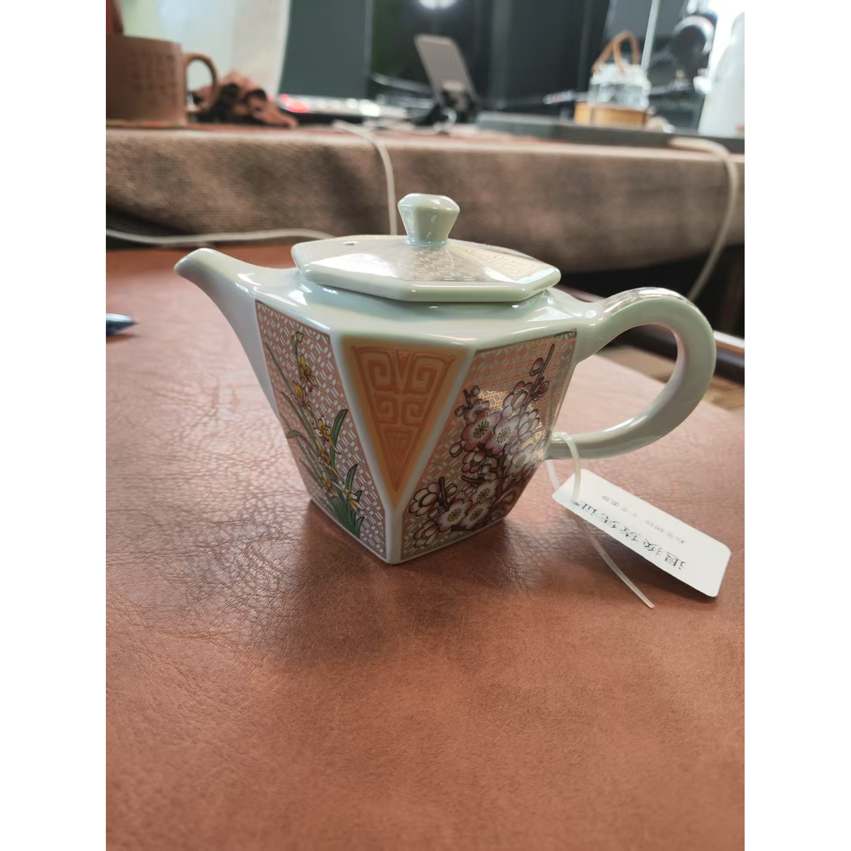 珐琅彩梅兰竹菊八方壶 瓷器 DC-434