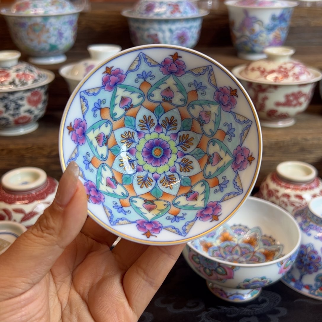 Y冉月观隐斗彩锦绣杯