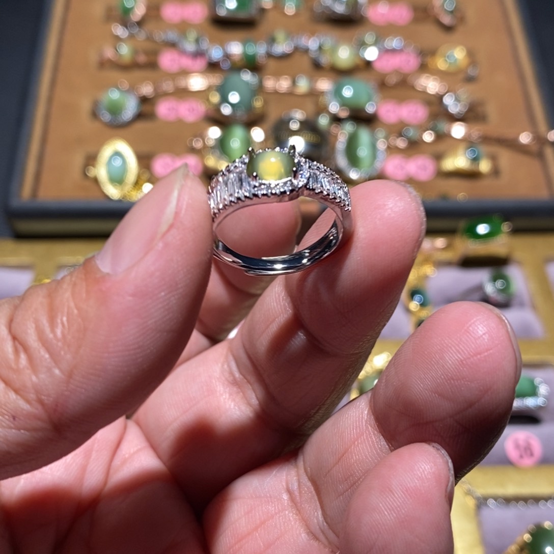 和田玉（碧玉）戒指未镶嵌