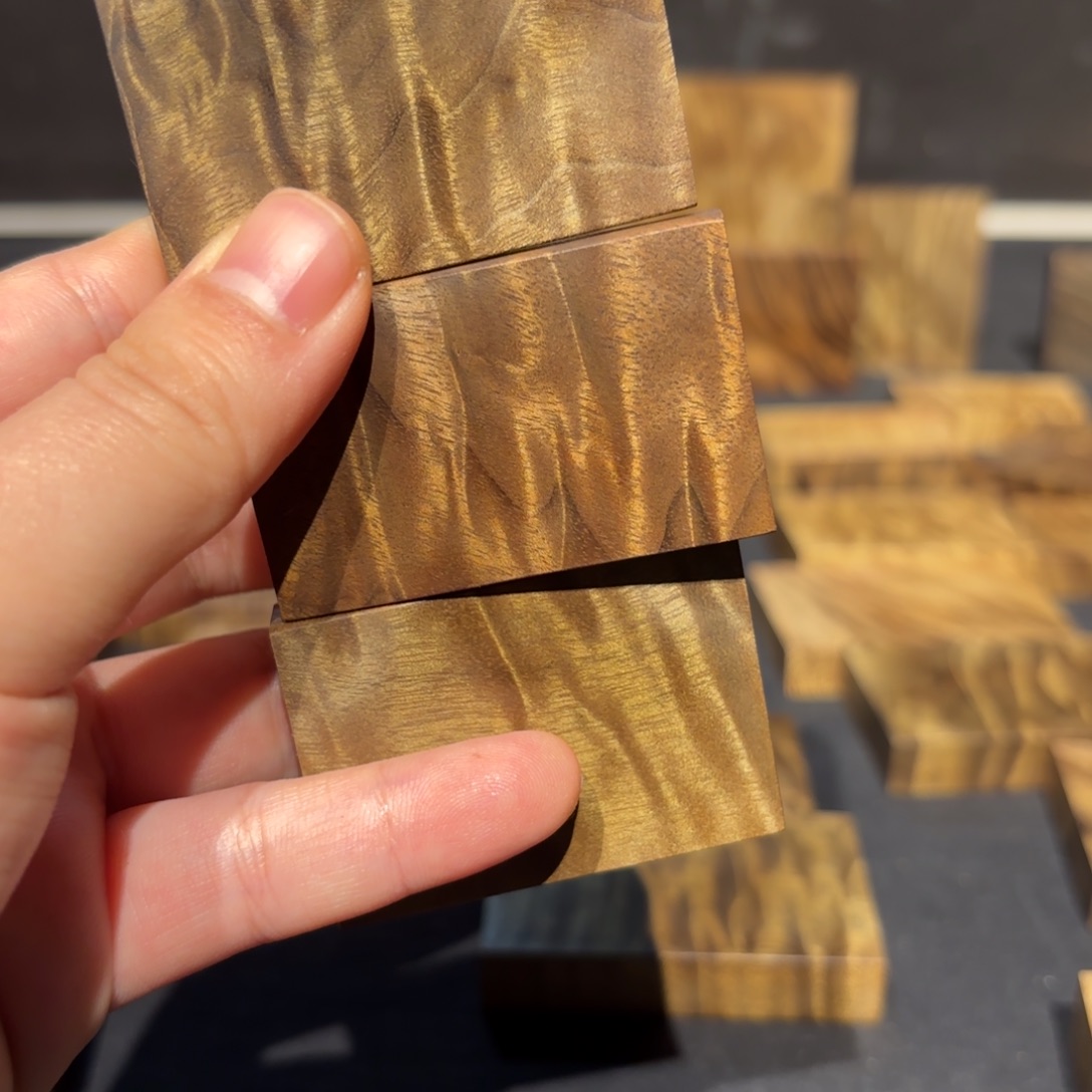 牛***湾金丝楠木无事牌材料