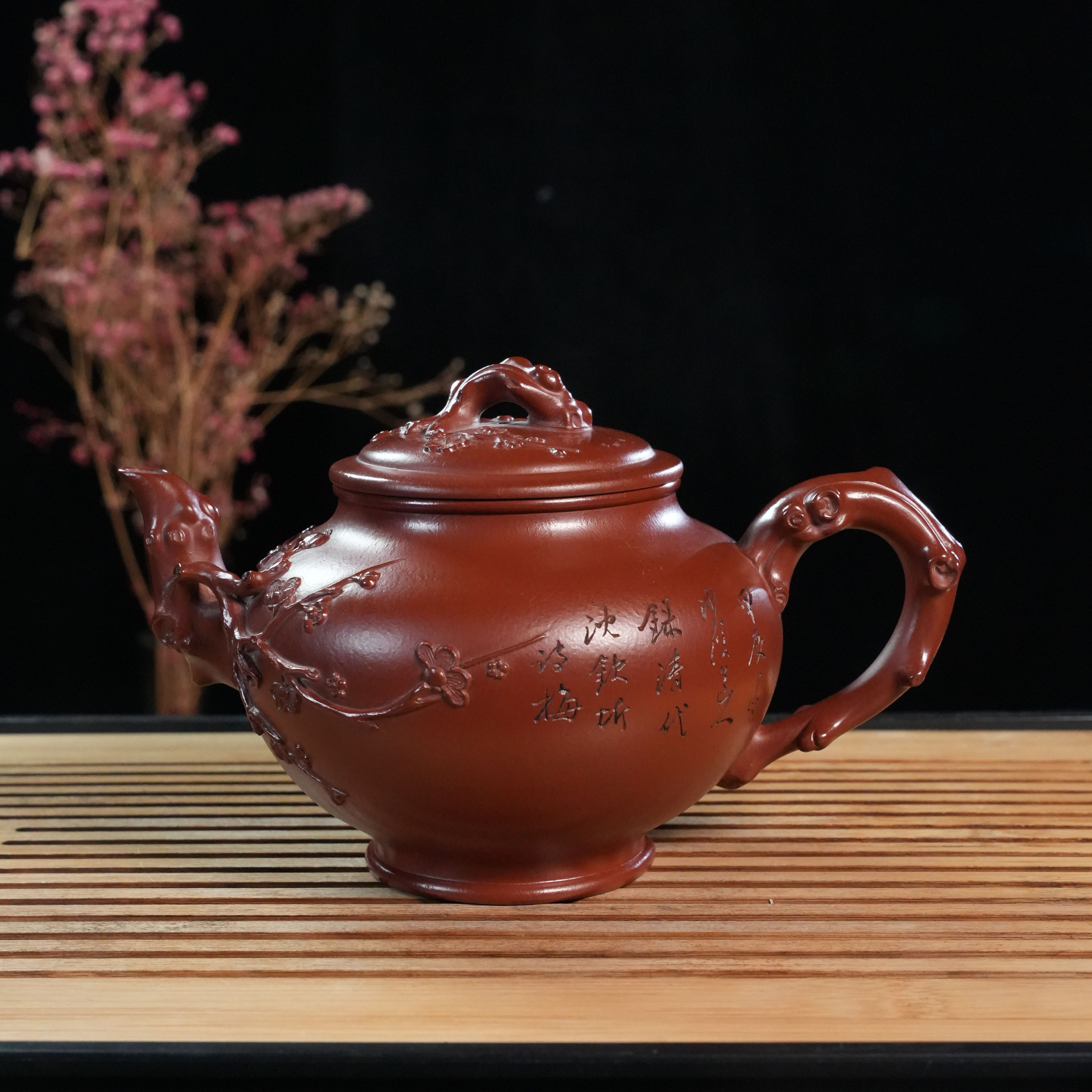 Z-WWM-06   黄卫民  宜兴手工紫砂   梅报春