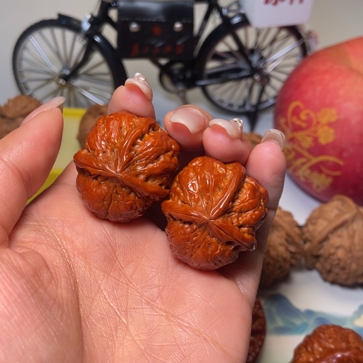 文玩核桃吊坠云铁三棱