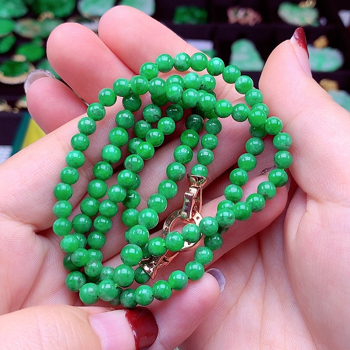 翡翠颈饰未镶嵌翡翠