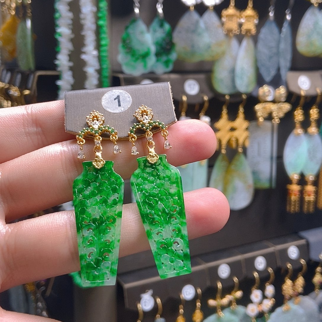 馨***悦翡翠未镶嵌耳饰翡翠