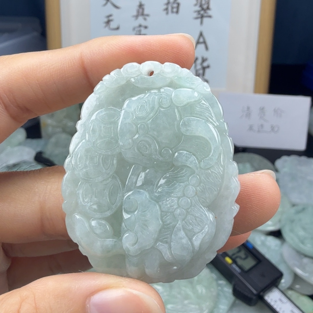 翡翠未镶嵌颈饰翡翠