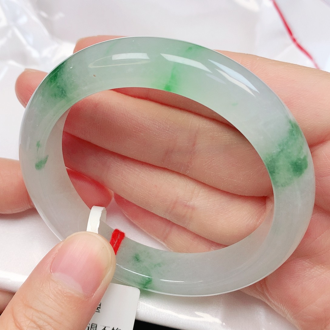 翡翠手镯未镶嵌抖音713