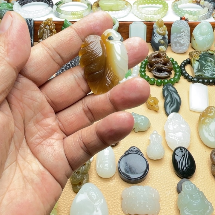 和田玉（糖玉）颈饰未镶嵌定制款