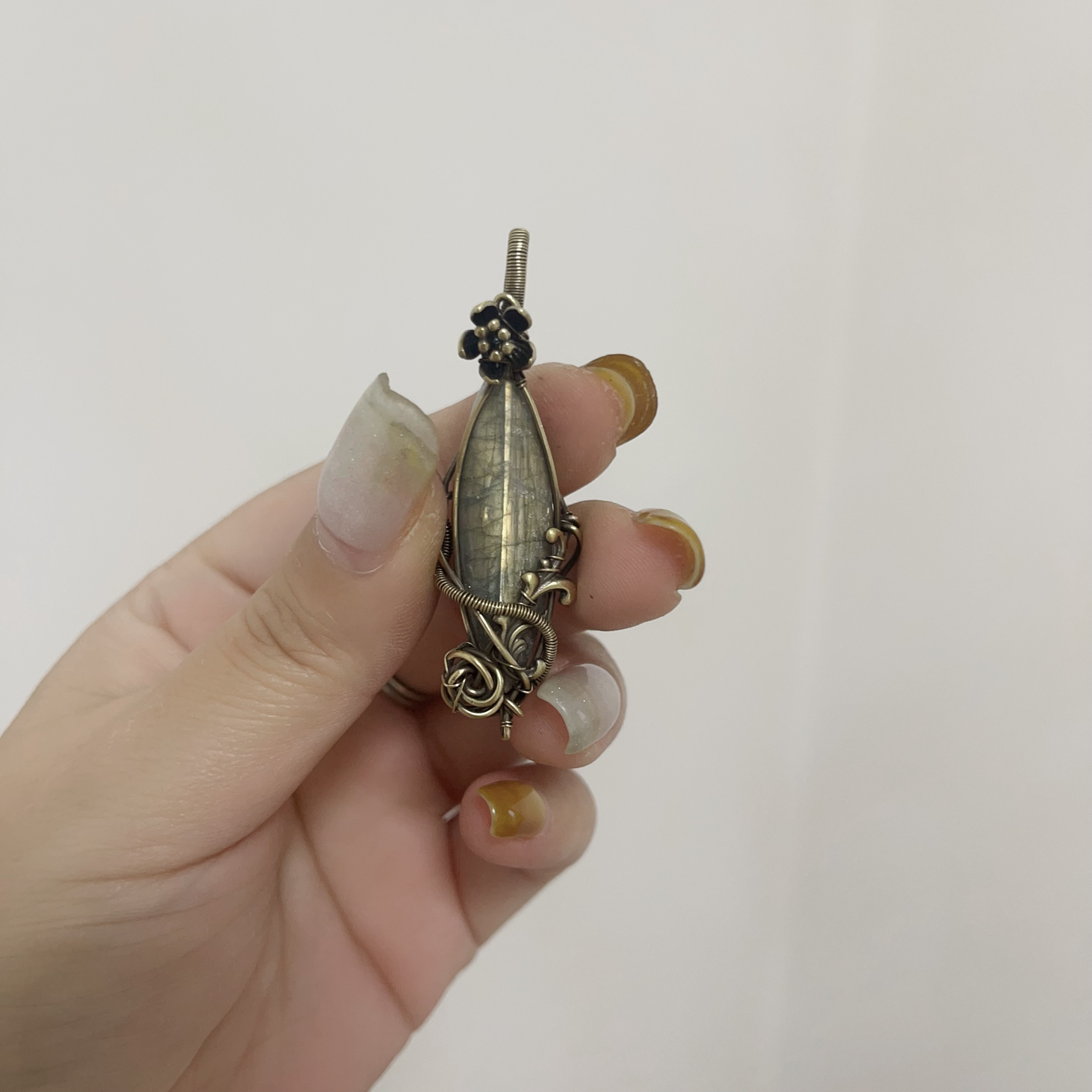 手工做旧藤蔓首饰编织（折叠光）