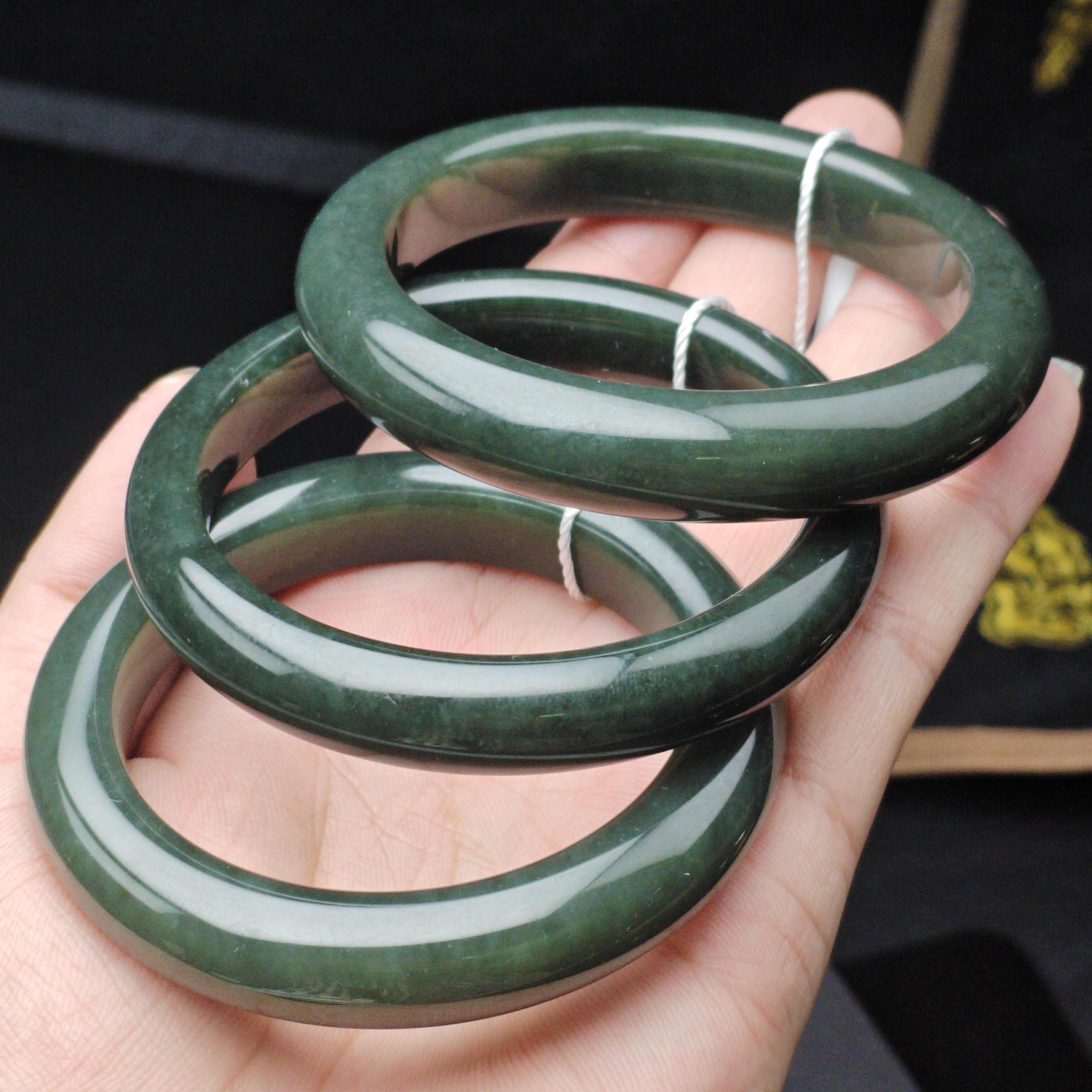 ZH2410004-精美时尚女神款流行百搭和田玉手镯-多样性发一