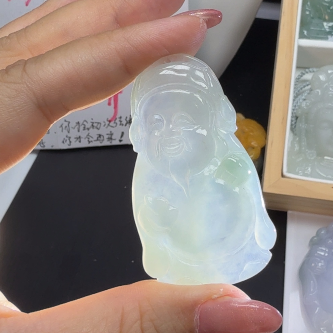 翡翠未镶嵌颈饰财爷爷