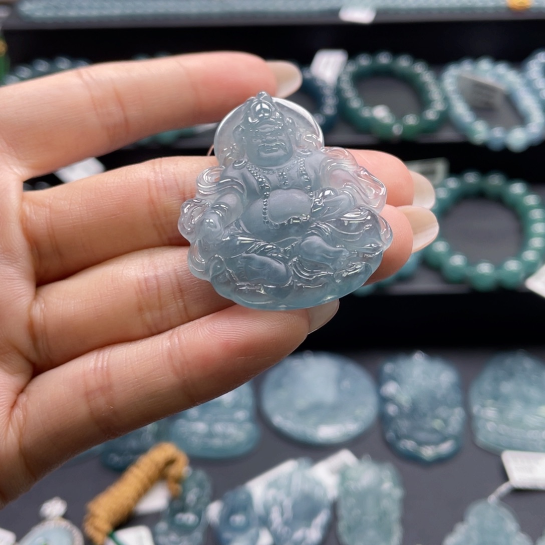 *****翡翠未镶嵌颈饰黄财神