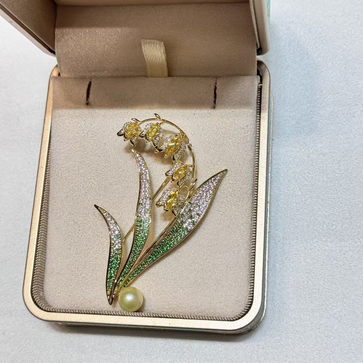 [十上珍珠]海水设计款铃兰花款羽皇金珍珠胸7-8mm