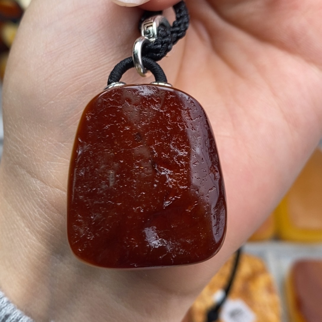 琥珀吊坠(赠链)未镶嵌