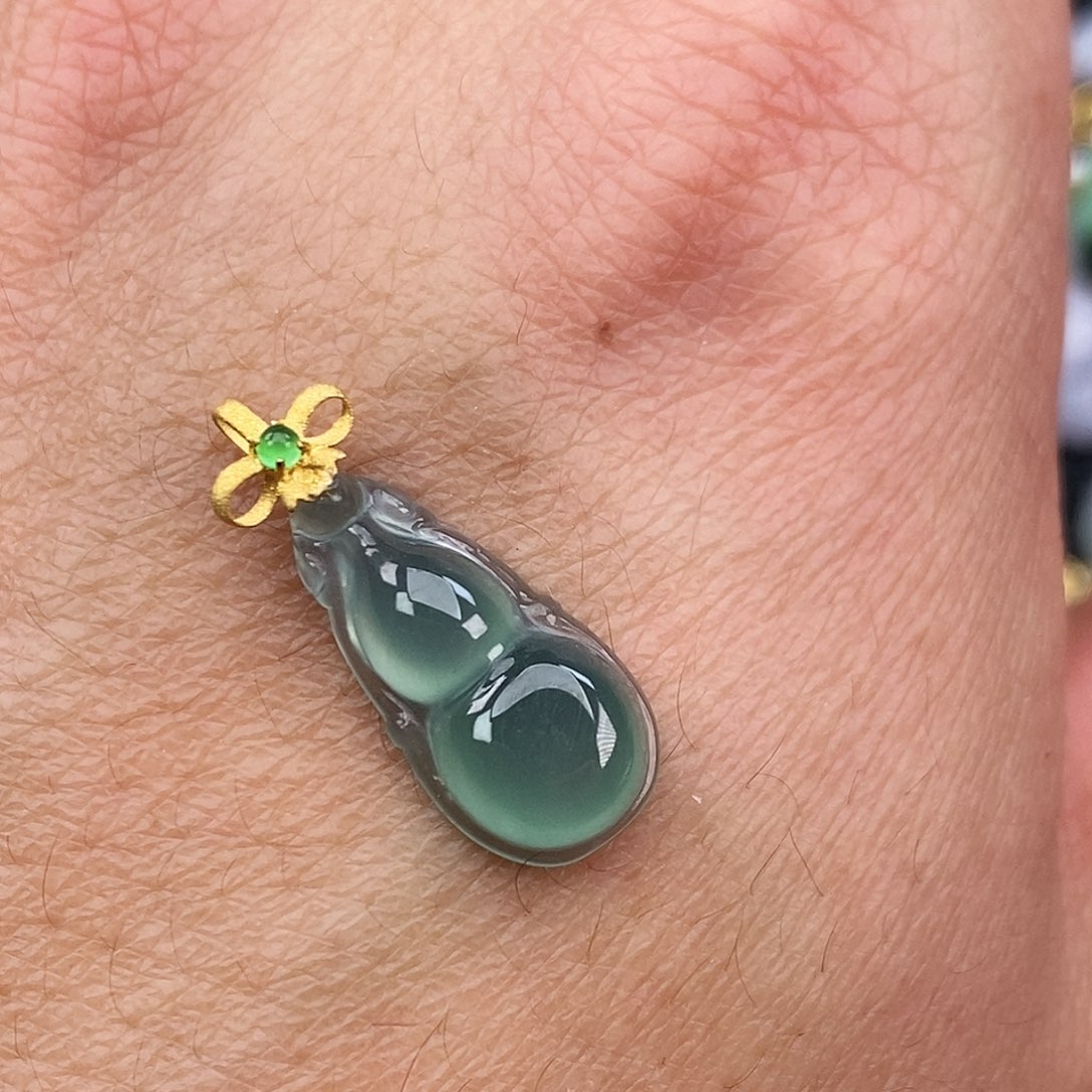 翡翠颈饰18K金镶嵌葫芦