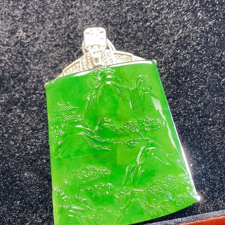 翡翠颈饰未镶嵌84，