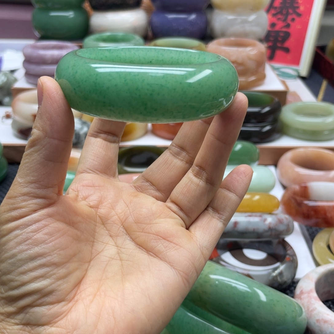 于***金石英岩玉未镶嵌手镯