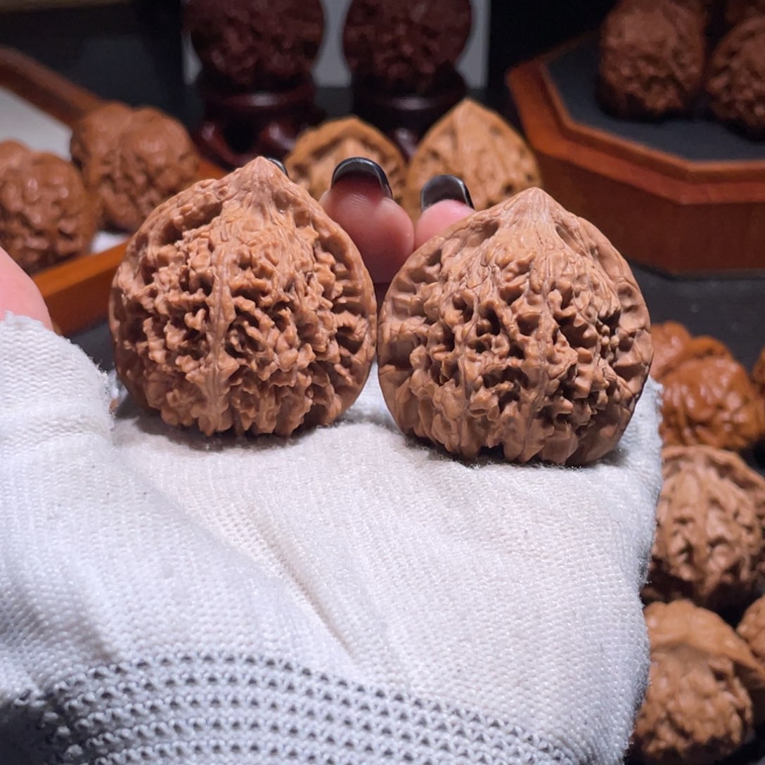 文玩核桃吊坠40.37满天星2098