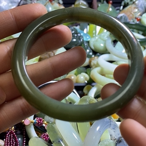 和田玉手镯未镶嵌61口径