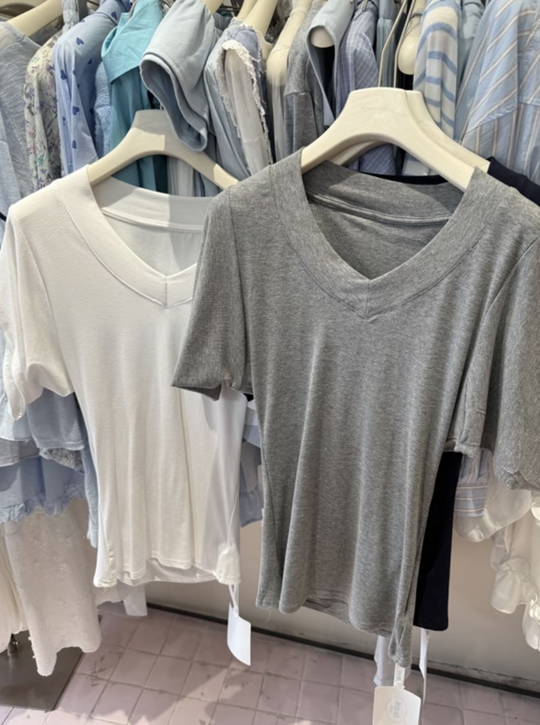 【dd】纯欲天花板v领捏腰短袖棉料软绵绵