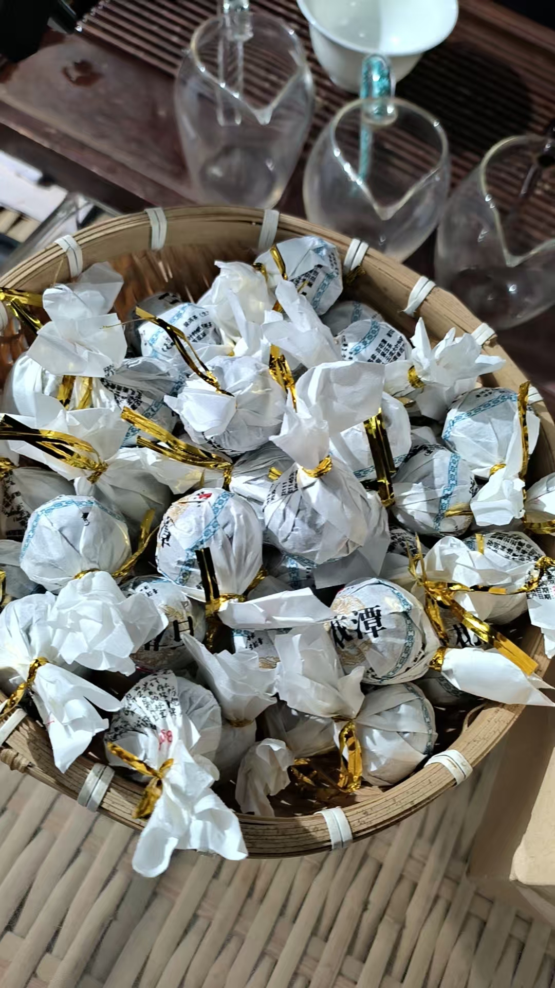 老李福利 2023年百花潭龙珠8g/颗   生茶