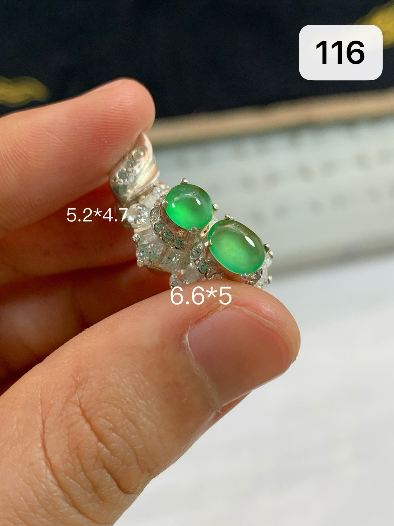 缅甸天然翡翠a货铜托镶嵌